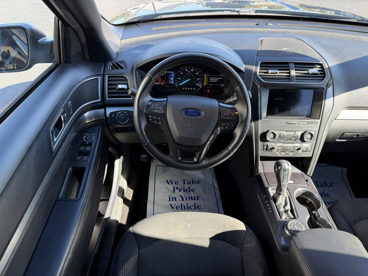 Used 2019 Ford Explorer XLT w/ Equipment Group 201A AWD/4WD image 16
