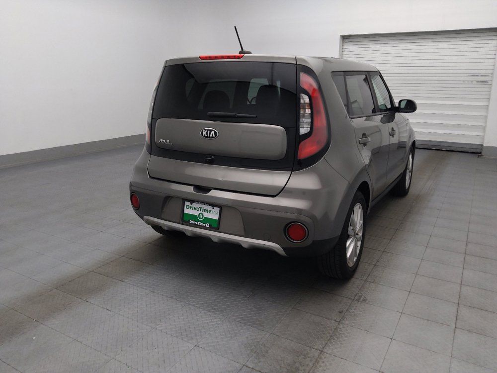 Used 2018 Kia Soul + FWD image 9