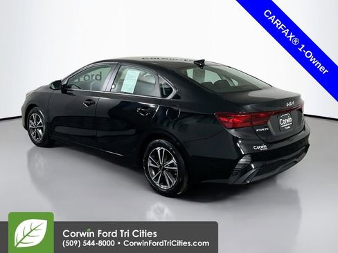 Used 2024 Kia Forte LXS w/ LXS Technology Package image 11