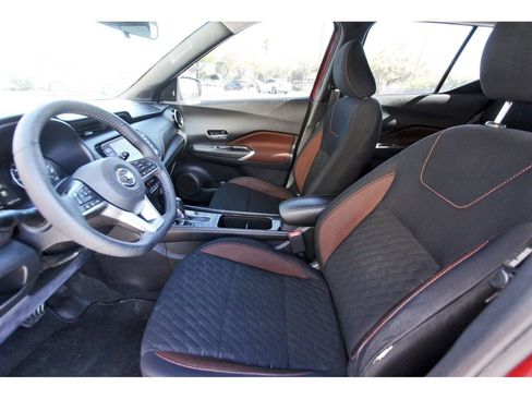 Used 2021 Nissan Kicks SR w/ Exterior Package image 13