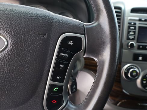 Used 2011 Hyundai Santa Fe SE image 26