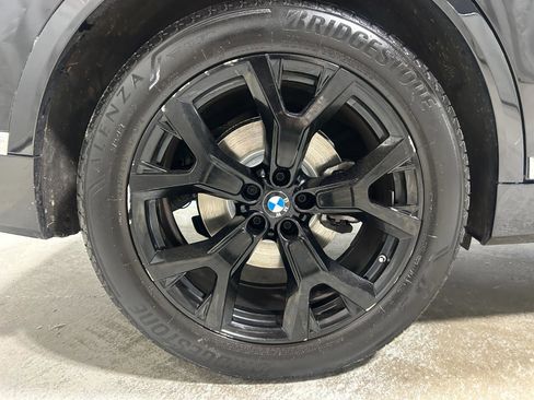 Used 2023 BMW X7 xDrive40i w/ Premium Package image 28