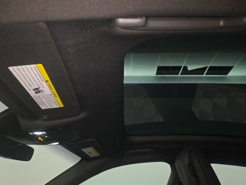 Used 2022 Porsche Taycan image 11