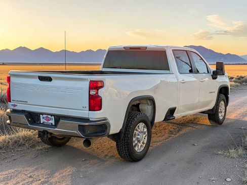 Used 2024 Chevrolet Silverado 2500 LT w/ Convenience Package AWD/4WD image 6