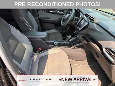 Used 2022 Chevrolet TrailBlazer LT w/ Convenience Package AWD/4WD image 12