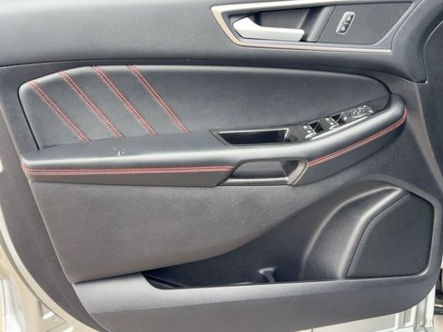 Certified 2020 Ford Edge ST-Line image 12