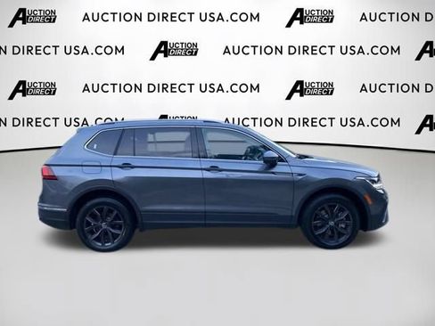 Used 2024 Volkswagen Tiguan SE FWD image 23