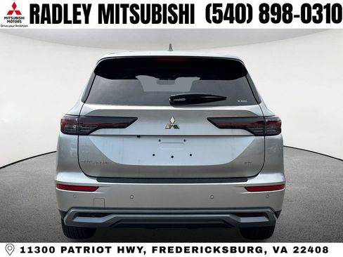 New 2026 Mitsubishi Outlander SE image 4