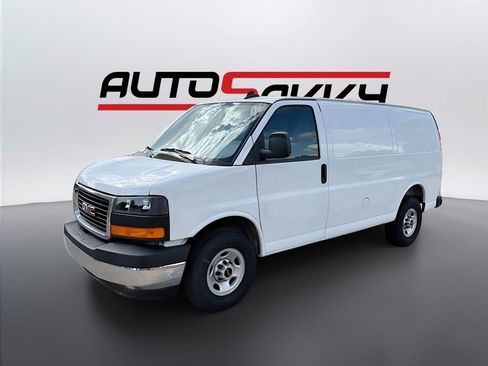 Used 2025 Chevrolet Express 2500 w/ Driver Convenience Package RWD image 3