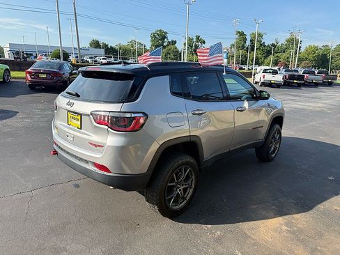 Used 2023 Jeep Compass Trailhawk AWD/4WD image 5