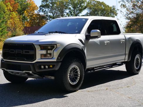Used 2019 Ford F150 Raptor w/ Equipment Group 802A Luxury image 6