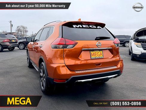 Used 2018 Nissan Rogue SL w/ Premium Package image 9
