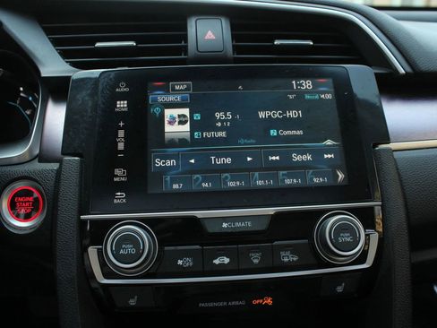 Used 2016 Honda Civic Touring image 31