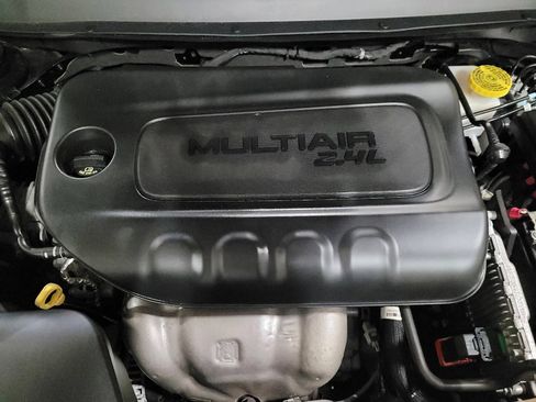 Used 2021 Jeep Cherokee Latitude Plus AWD/4WD image 30