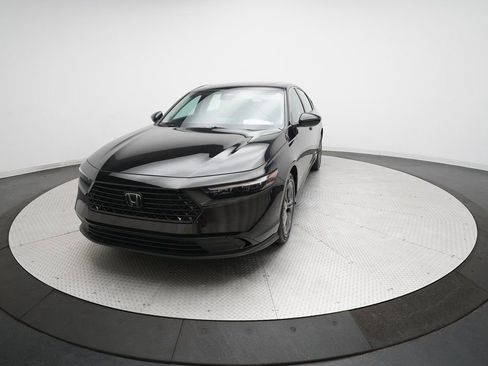 Certified 2023 Honda Accord EX image 33