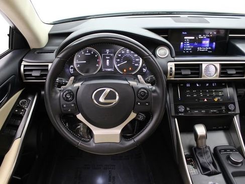 Used 2014 Lexus IS 250 RWD image 18
