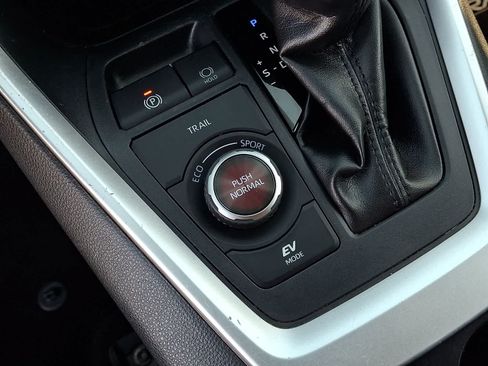 Used 2019 Toyota RAV4 XSE AWD/4WD image 26