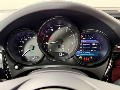 Certified 2026 Porsche Macan AWD/4WD image 21