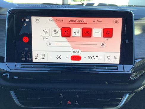 New 2026 Volkswagen Atlas SEL Premium R-Line AWD/4WD image 18