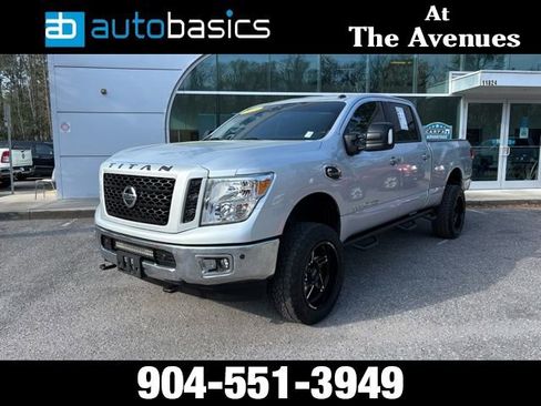 Used 2019 Nissan Titan SV w/ SV Convenience Package image 1