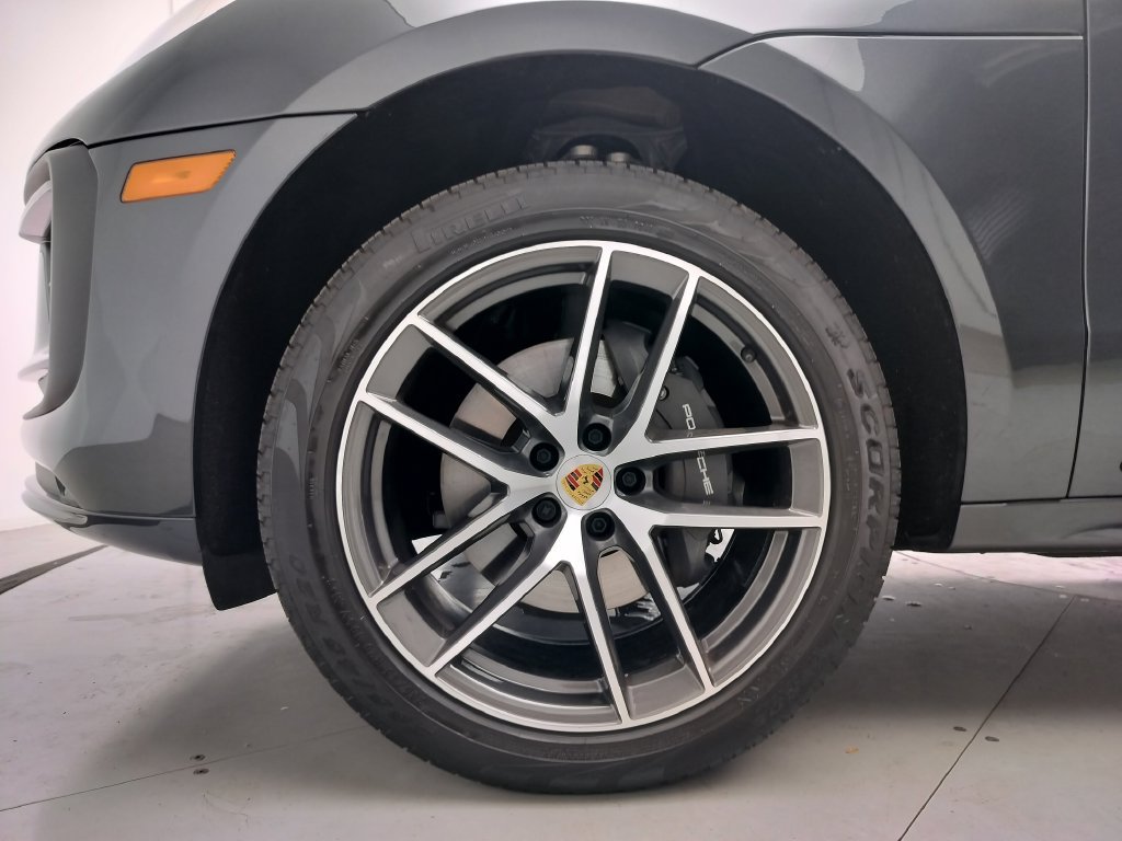 Certified 2024 Porsche Macan Turbo AWD/4WD image 27