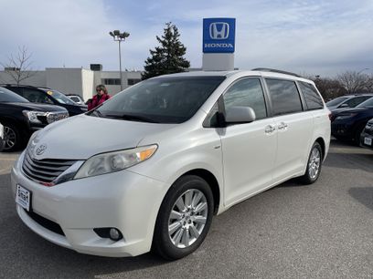 Used 2017 Toyota Sienna XLE Premium