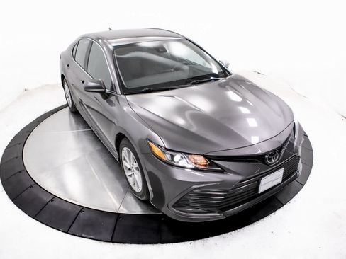 Used 2023 Toyota Camry LE image 31
