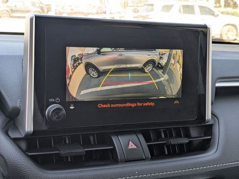 Used 2025 Toyota RAV4 XLE image 9