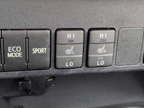 Certified 2018 Toyota RAV4 Limited w/ Advanced Technology Package AWD/4WD image 23