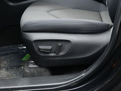 Used 2024 Toyota Highlander LE image 11