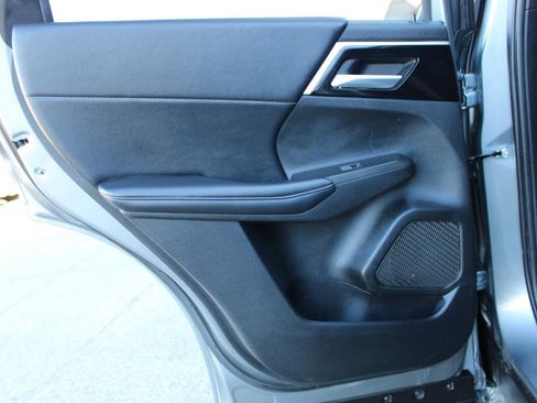 Used 2024 Mitsubishi Outlander SE Black Edition image 34