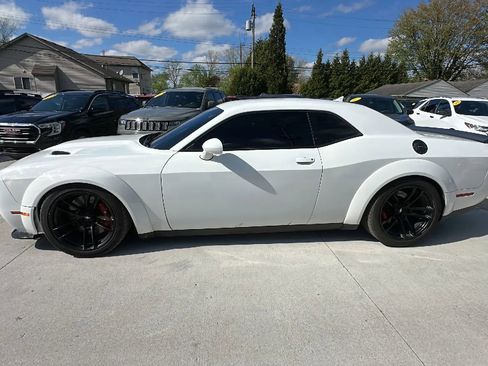 Used 2019 Dodge Challenger R/T Scat Pack w/ Widebody Package RWD image 8