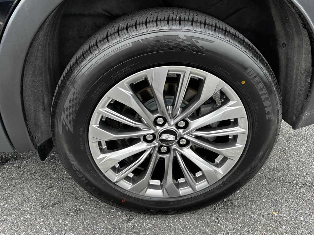 Used 2024 Cadillac XT4 Premium Luxury AWD/4WD image 14