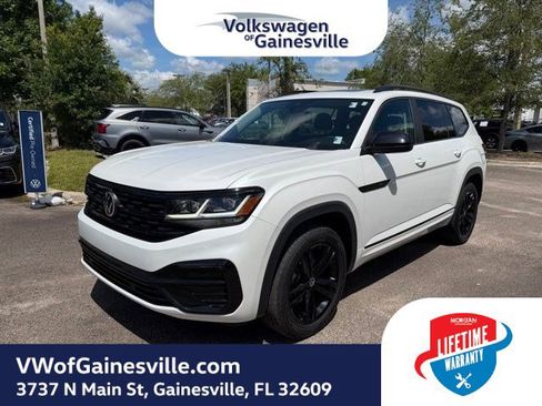 Certified 2023 Volkswagen Atlas SEL R-Line AWD/4WD image 3