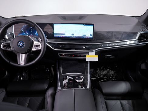 Used 2026 BMW X5 xDrive50e w/ M Sport Package AWD/4WD image 12