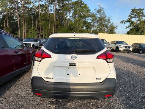 Used 2019 Nissan Kicks S w/ Exterior Electronics Package FWD image 7