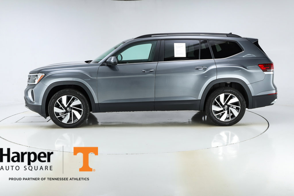New 2025 Volkswagen Atlas SE w/ Panoramic Sunroof Package FWD image 2
