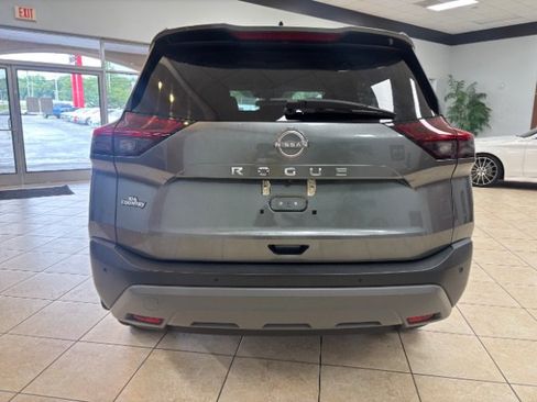 Used 2023 Nissan Rogue S FWD image 8
