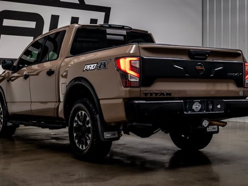 Used 2020 Nissan Titan PRO-4X w/ Pro-4x Convenience Package AWD/4WD image 31