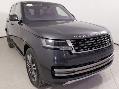Used 2023 Land Rover Range Rover SE image 4
