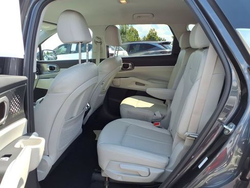 Used 2023 Kia Sorento EX AWD/4WD image 17