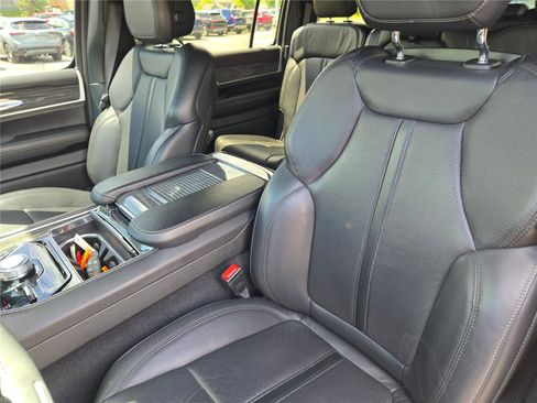 Used 2022 Jeep Wagoneer Series II AWD/4WD image 21