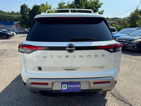 Used 2023 Nissan Pathfinder Platinum w/ Cargo Package AWD/4WD image 4