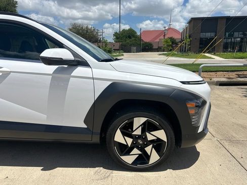 Used 2024 Hyundai Kona Limited AWD/4WD image 22