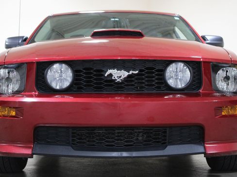 Used 2007 Ford Mustang GT RWD image 40