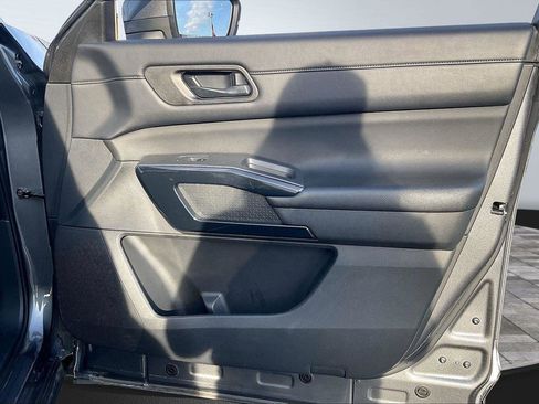 Certified 2024 Nissan Pathfinder SV image 24