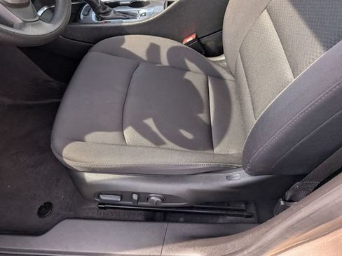Used 2025 Chevrolet Malibu LT FWD image 17
