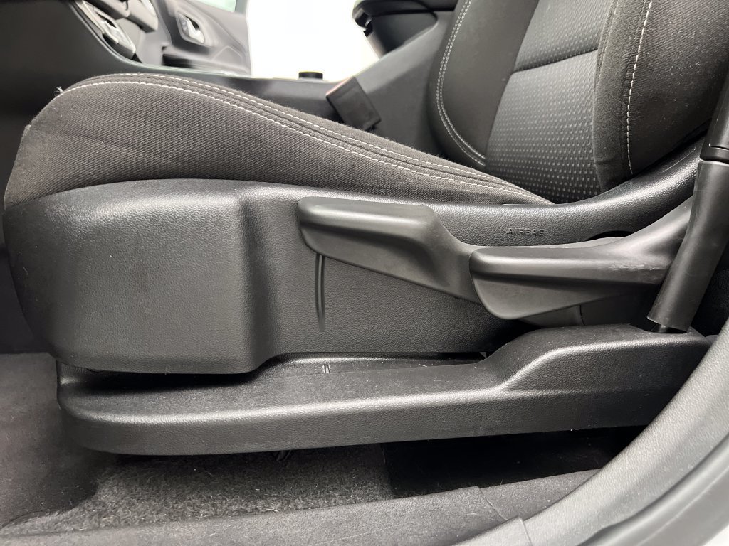 Used 2024 GMC Terrain SLE AWD/4WD image 13