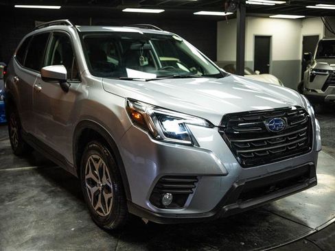 Used 2022 Subaru Forester Premium image 5