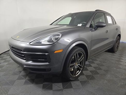 Used 2023 Porsche Cayenne AWD/4WD image 2